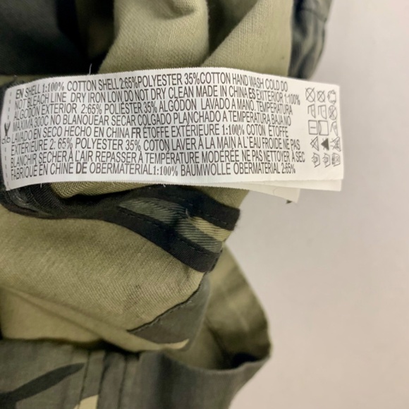 Forever 21 washed camo sweatshirt /hooded utility jacket, with zippered pockets - Picture 10 of 12